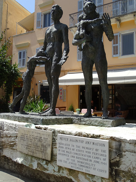 Korfu, 2018, Denkmal für die ermordeten Juden Korfus, Adam Jones / Wikimedia Commons