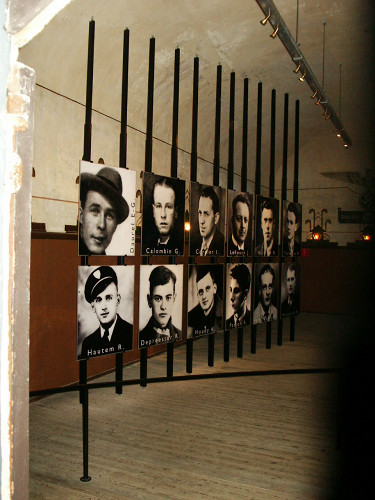 Breendonk, 2000, Innenraum mit Dokumentation des politischen Widerstands, Museum Nationaal Gedenkteken Fort Breendonk
