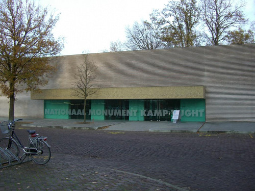 Vught, 2006, Eingang zum Besucherzentrum, Ronnie Golz