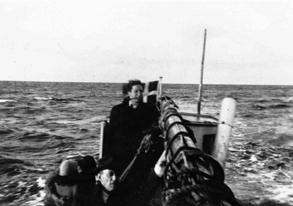 Ostsee, 1943, Boot mit jüdischen Flüchtlingen auf dem Weg von Falster in Dänemark nach Ystad in Schweden, Wikimedia Commons / Nationalmuseet