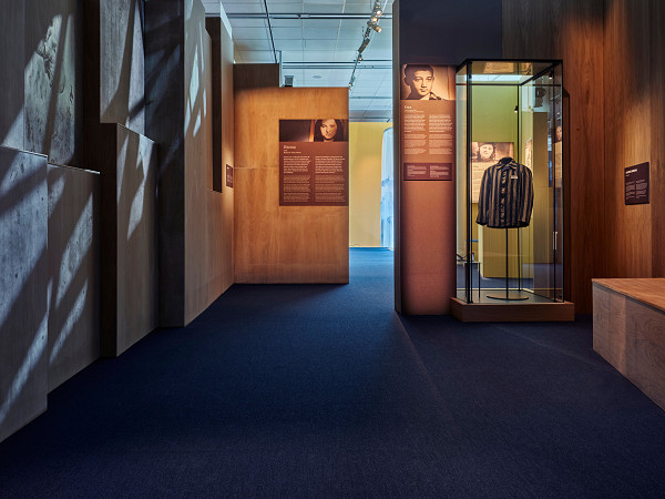 Stockholm, 2023, Ein Blick in die Ausstellung, Sveriges museum om Förintelsen / Ola Myrin