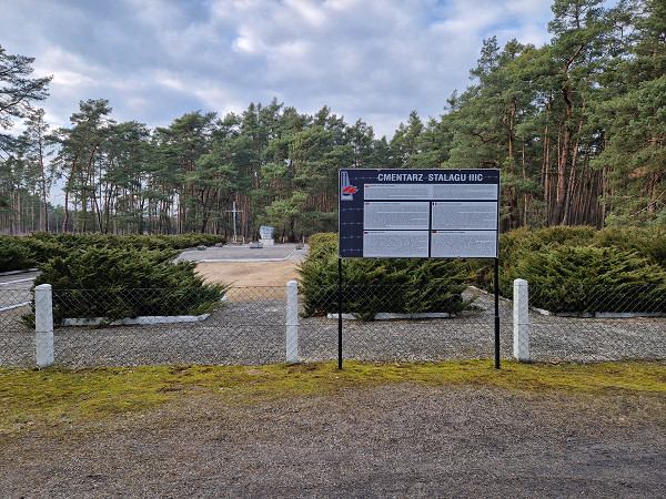 Küstrin, 2025, Ansicht des Kriegsgefangenenfriedhofs, Stiftung Denkmal