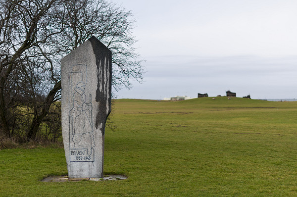 Malmö, 2011, Der Gedenkstein mit der Inschrift »Auf Wache 1939-1945«, Wikimedia Commons / Arkland