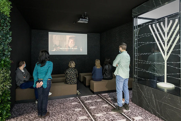 Porto, o.D., Blick in die Ausstellung, Museu do Holocausto do Porto