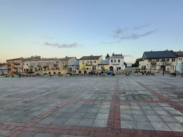 Szczebrzeszyn, 2021, Auf dem Hauptplatz des Ortes, Stiftung Denkmal