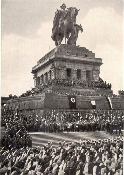 Koblenz, 1933, Eine Kundgebung der nationalsozialistischen Deutschen Arbeitsfront am Deutschen Eck, Yad Vashem