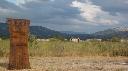 Rivesaltes, 2009, Gedenkstele für die Sinti und Roma, MMCR/CGPO