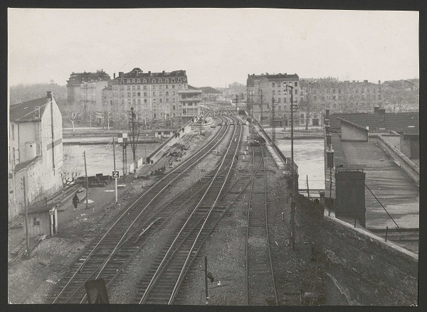 Lyon, 1944, Saône-Viadukt in Richtung des Perrache-Bahnhofs, Archives municipales de Lyon, cote 100PH/2/1