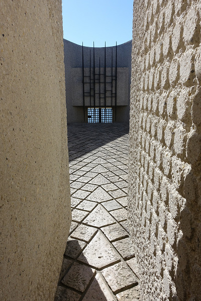 Paris, 2016, Vorplatz des Denkmals für die Märtyrer der Deportation, Guilhem Vellut, CC BY 2.0