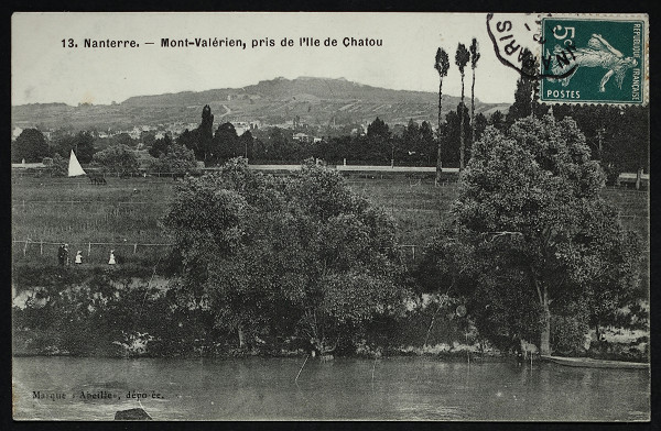 Suresnes, o.D., Historische Postkarte mit Blick auf den Mont-Valérien von der Insel Chatou, Archives départementales des Hauts-de-Seine, 9FI/NAN_142, Licence Ouverte 1.0