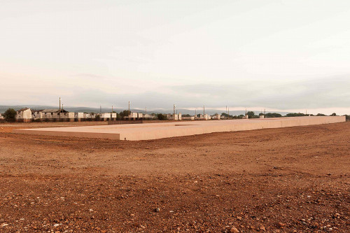 Rivesaltes, 2015, Das in den Boden eingelassene neue Museumsgebäude, Mémorial du Camp de Rivesaltes, Kevin Dolmaire