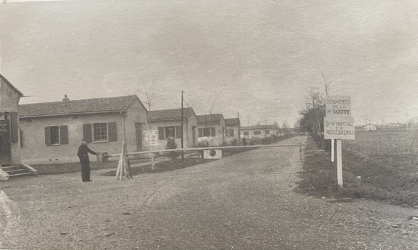 Portet-sur-Garonne, o.D., Eingang des Lagers Récébédou, Archives nationales de France