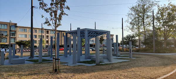 Antwerpen, 2018, Ansicht des Friedensdenkmals von Deurne 3, André Bladt & Cindy Verstraeten