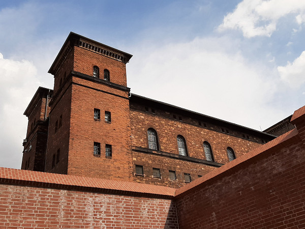 Halle, 2022, Blick auf das Gebäude der Justizvollzugsanstalt, Stiftung Denkmal