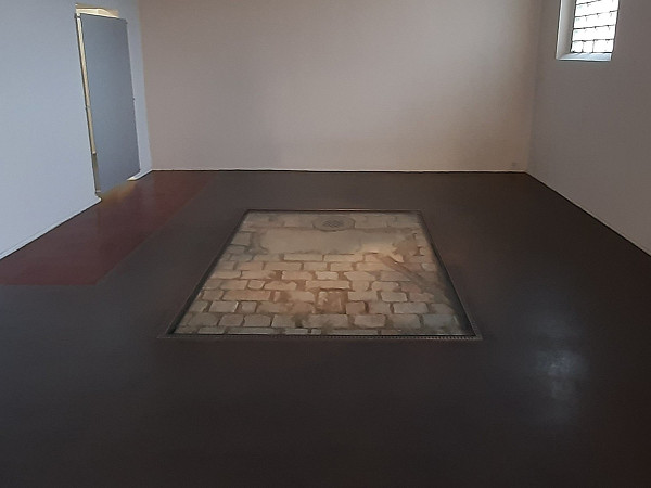 Halle, 2022, Blick in den ehemaligen Hinrichtungsraum, Stiftung Denkmal