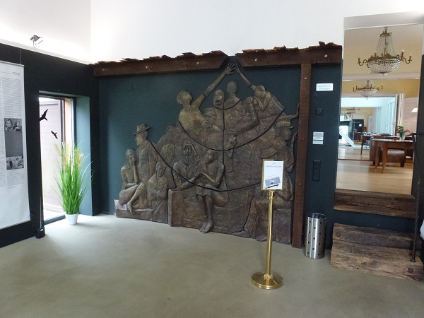 Riehen, 2016, Innenansicht der Gedenkstätte für Flüchtlinge zur Zeit des Zweiten Weltkrieges, Wikimedia Commons / Fridolin freudenfett, CC BY-SA 4.0