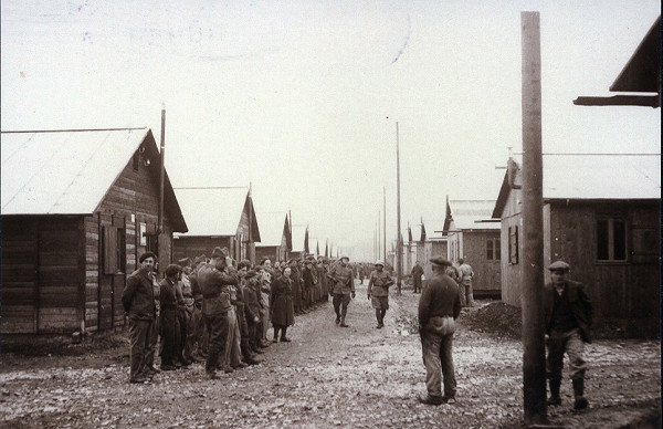 Büren an der Aare, 1940/41, Appell im »Concentrationslager« Büren an der Aare, Privatarchiv Jürg Stadelmann