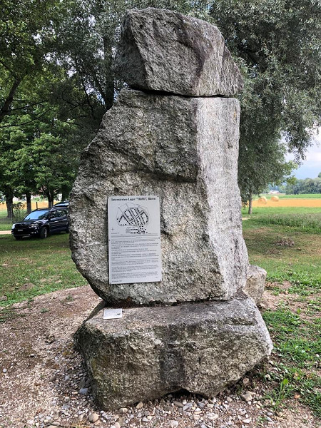 Büren an der Aare, 2023, Gedenkstein für das »Concentrationslager« Büren an der Aare, Privatarchiv Jürg Stadelmann