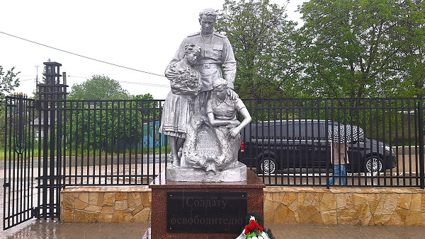 Dubossary, 2026, Skulpturengruppe »Dem Befreier-Soldaten« aus sowjetischer Zeit, Stiftung Denkmal