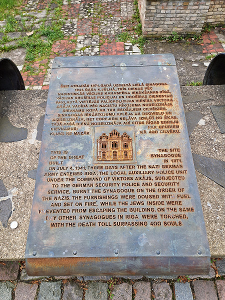 Riga, 2026, Gedenktafel für die zerstörte Synagoge, Stiftung Denkmal