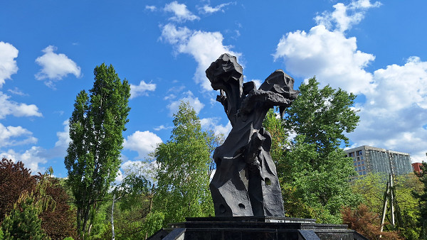 Kischinau, 2026, »Denkmal für die Opfer des Faschismus« am Ort der Massenerschießungen, Stiftung Denkmal