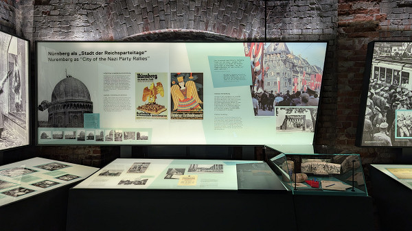 Nürnberg, 2026, Blick in die Ausstellung, Stiftung Denkmal, Benedikt Putz