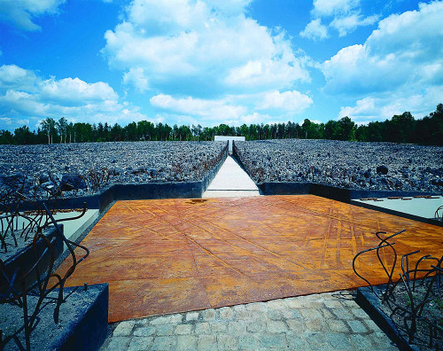 Belzec, 2004, Die neu gestaltete Gedenkstätte, Wojciech Kryński