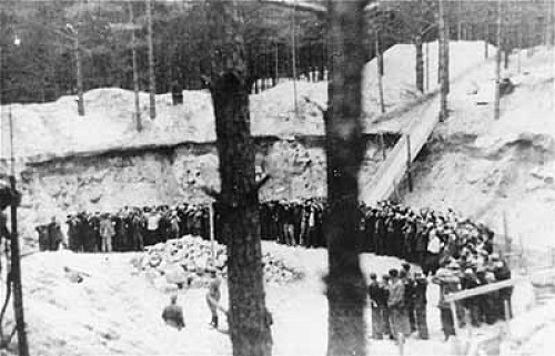 Ponary, vermutlich 1941, Erschießung in den von den Sowjets errichteten Baugruben für Öltanks, USHMM 