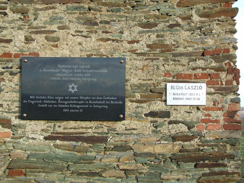 Rechnitz, 2007, Gedenktafeln für die Opfer am Mahnmal Kreuzstadl, Wolfgang R. Kubizek