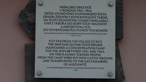 Nováky, 2012, Gedenktafel am Bahnhof, Stiftung Denkmal