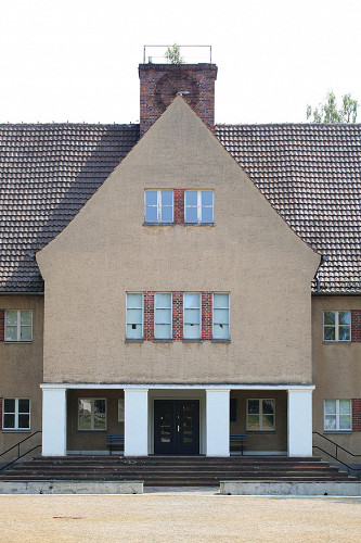 Ravensbrück, 2010, Eingangsbereich der »Kommandantur«, Johannes-Maria Schlorke