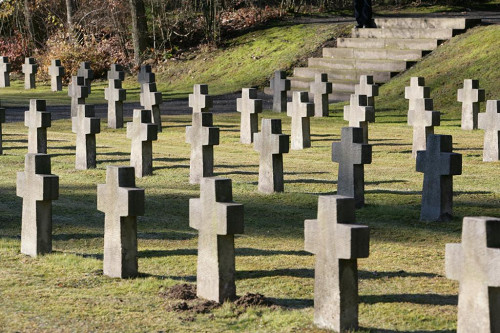Hinzert, 2005, Der Ehrenfriedhof von 1946, Stiftung Denkmal, Johannes-Maria Schlorke