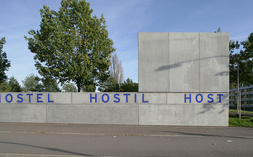 Saarbrücken, 2008, Vorderseite des Denkmals, Stiftung Denkmal, Johannes-Maria Schlorke